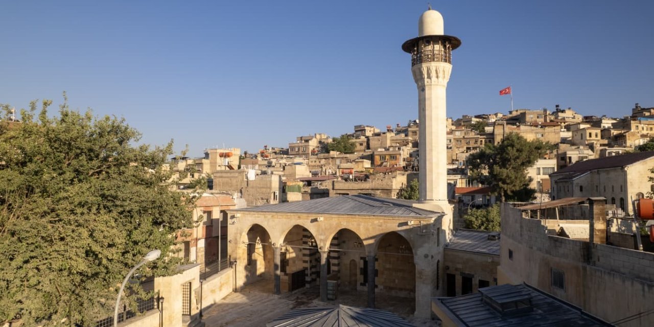 Depremde Hasar Gören İki Tarihi Cami Restorasyonla Yeniden İbadete Açılıyor
