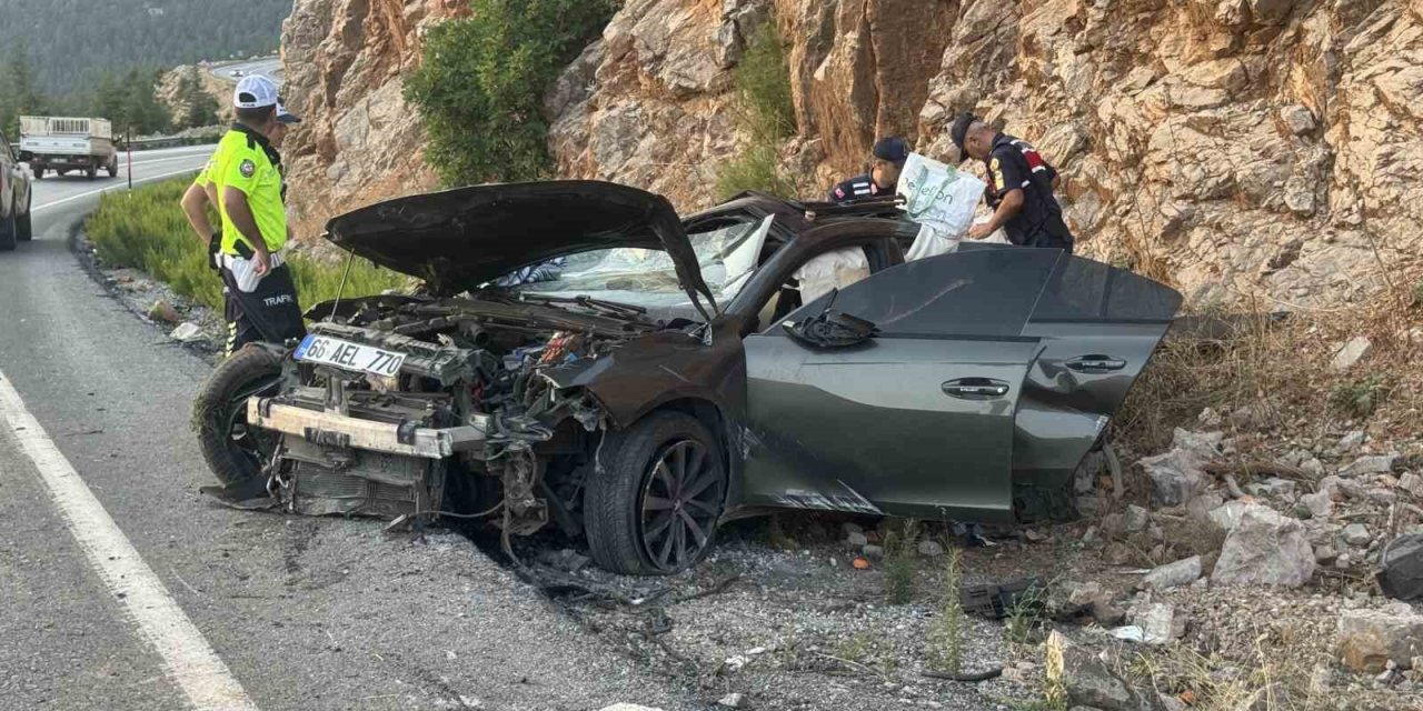 Tatil Dönüşü Feci Kaza: Sınıf Öğretmeni İlknur Aydoğan Hayatını Kaybetti