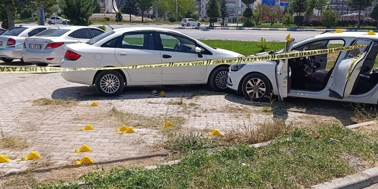 Otogarda Kanlı Hesaplaşma: Aracı Üzerine Sürdü, Silahlar Konuştu!