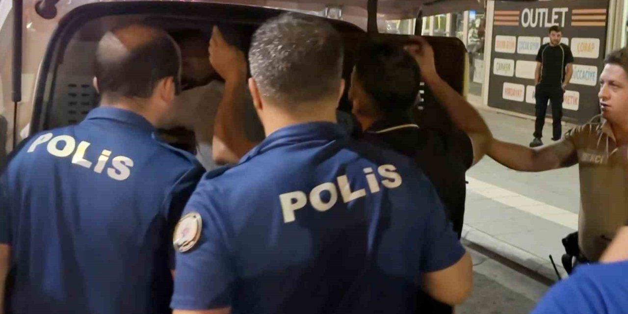 Aile Kavgası Sıradışı Bitti: Biri Zorla Bindirildi, Diğeri Oynayarak Gitti