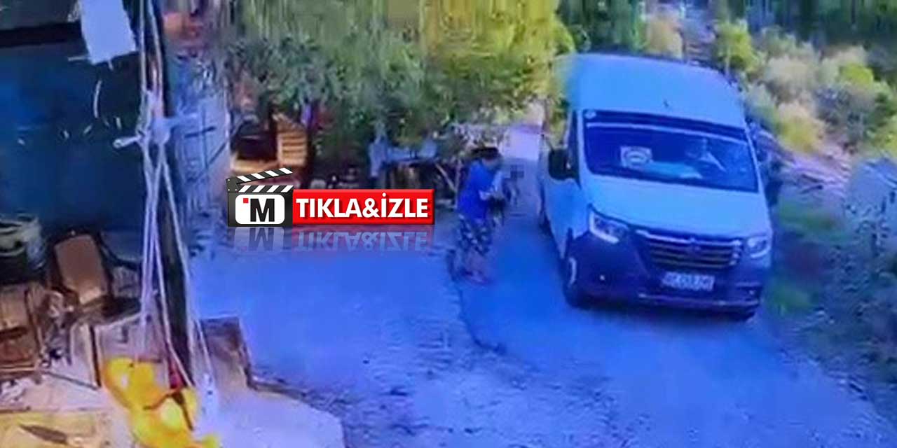 Servis Minibüsüyle Geri Manevra Yapan Baba Acısıyla Yıkıldı