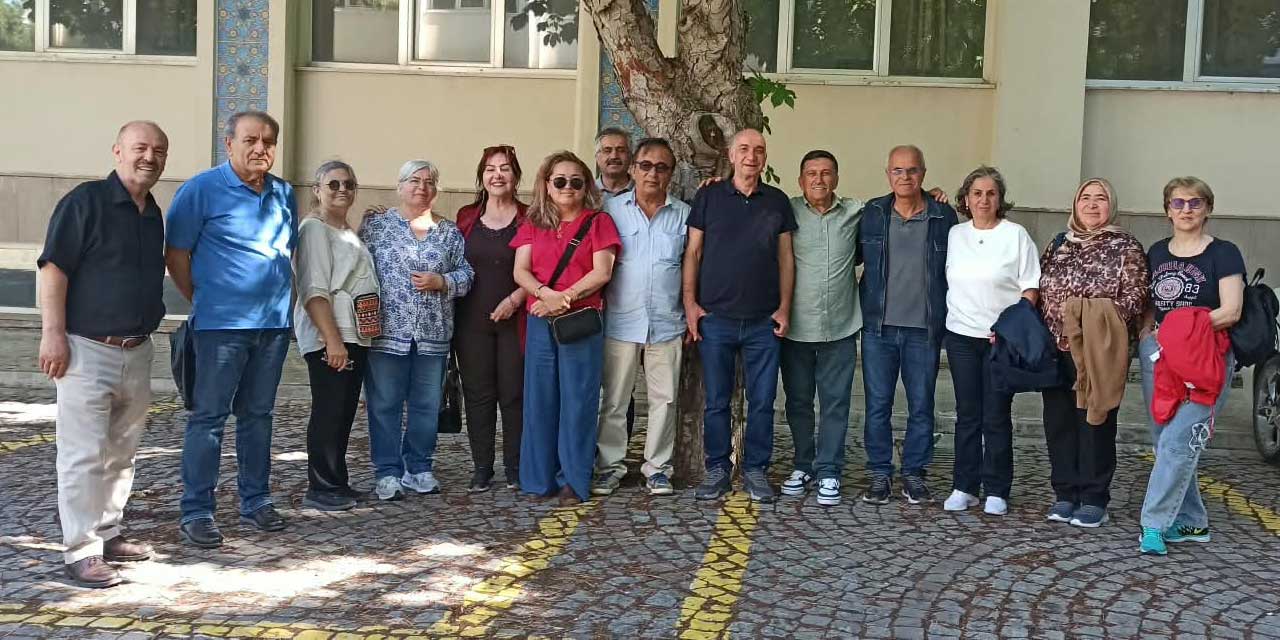 42 Yıl Sonra Aynı Sıra Heyecanı: Selçuk Üniversitesi 1984 Mezunları Konya’da Buluştu