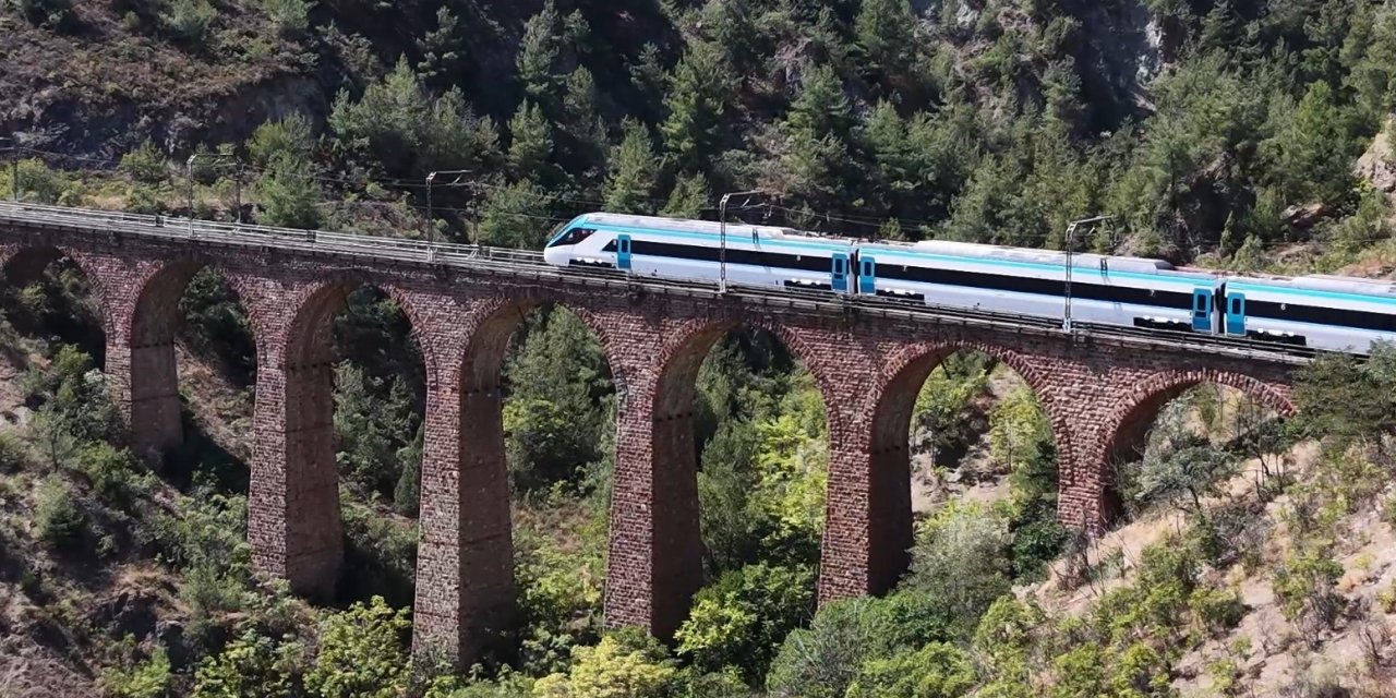 Milli Elektrikli Hızlı Tren Testlerde Yeni Rekora Ulaştı