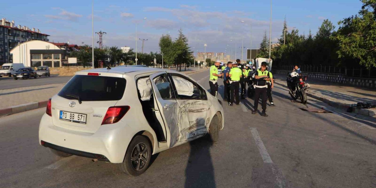 Kural ihlali yapan otomobil Yunus polisiyle çarpıştı