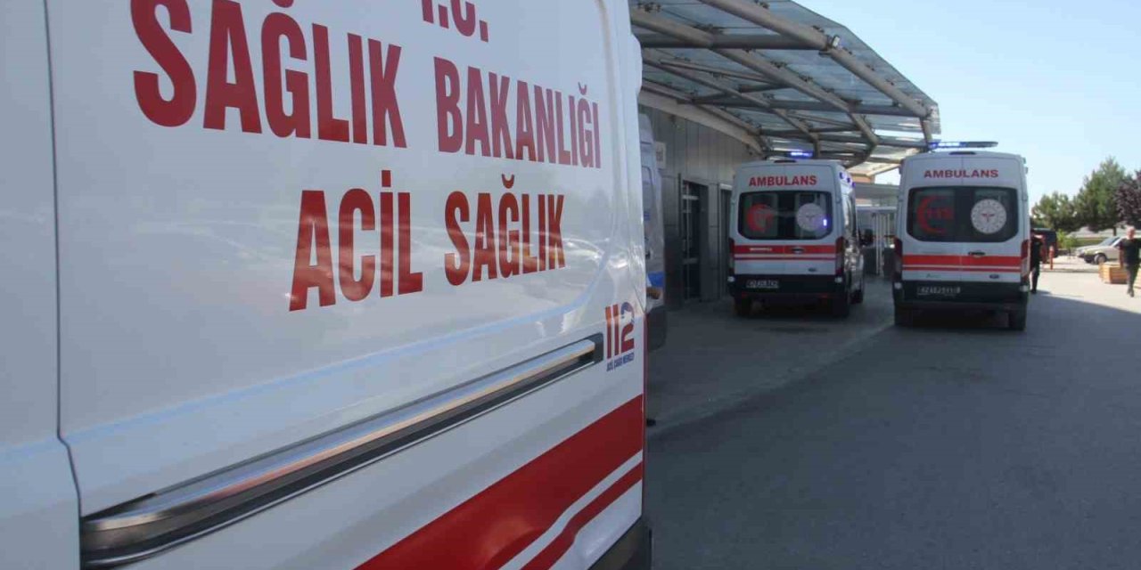 Beyşehir-Konya Yolunda Peş Peşe Kazalar: 4 Kişi Yaralandı