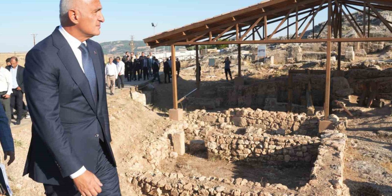 Kommagene'nin kalbinde hummalı çalışma! Bakan Ersoy Adıyaman'da duyurdu