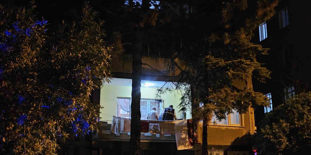 Üvey oğlu tarafından bıçaklanan adam hayatını kaybetti