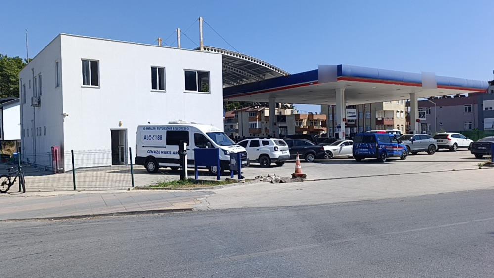 Manavgat'ta petrol istasyonu sahibi ölü bulundu