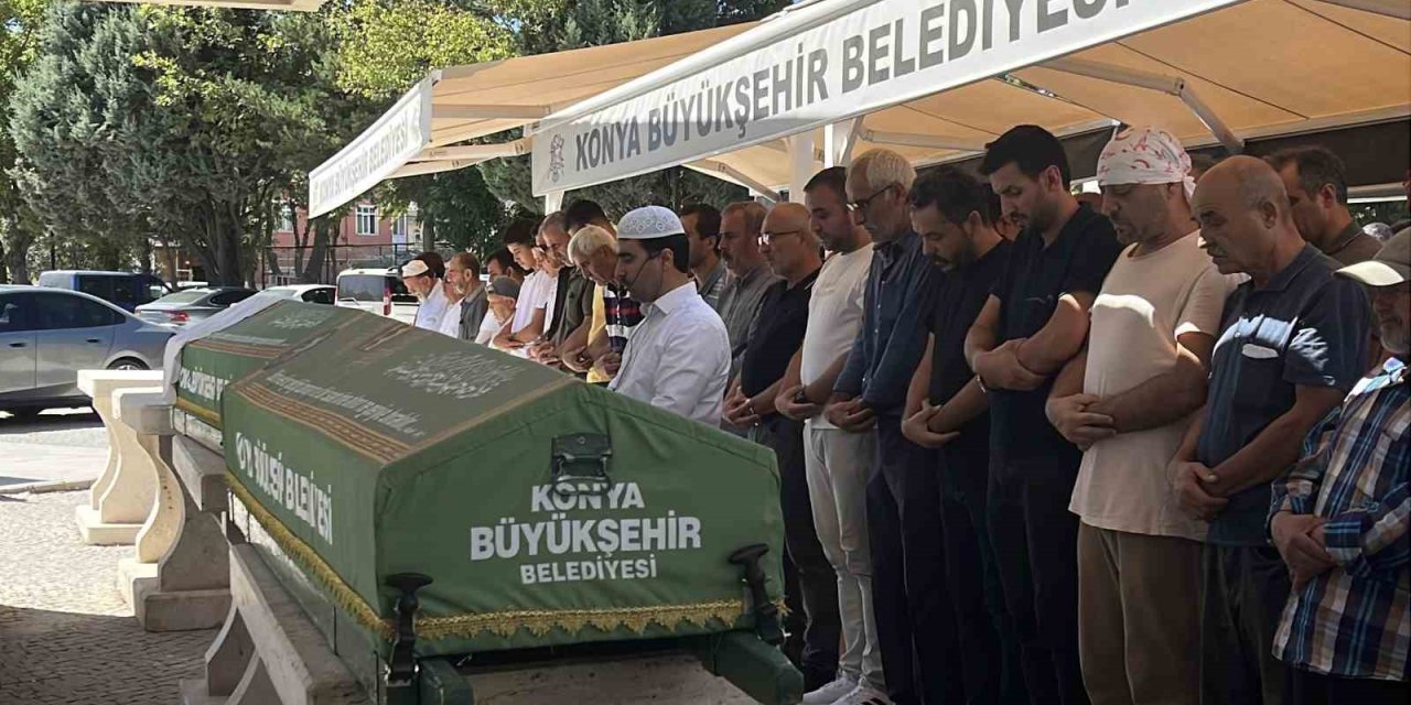 Konya'daki kazada hayatını kaybeden yaşlı çift toprağa verildi