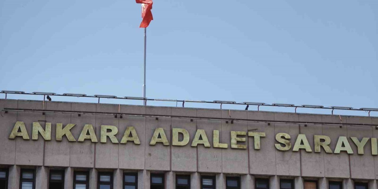 Melih Gökçek’in oğlu ve gelini ifade vermek üzere adliyede