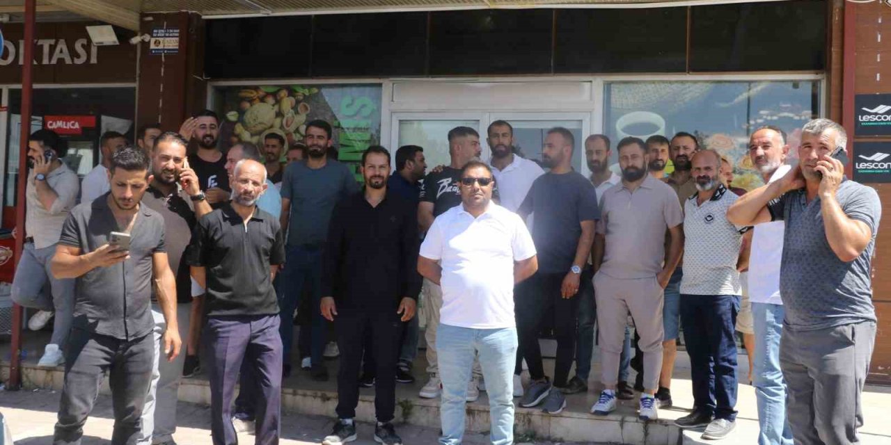 Yakınlarına Milyarlık Darbe