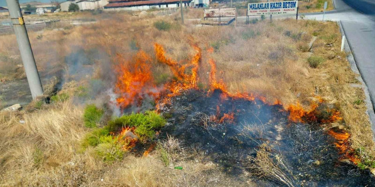 Bolvadin’de Alevler Yolu Sardı!