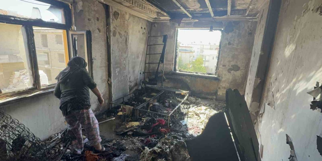 Çakmakla oynayan 2 yaşındaki çocuk evi yaktı