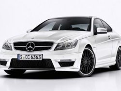 Mercedes C63 AMG yenilendi
