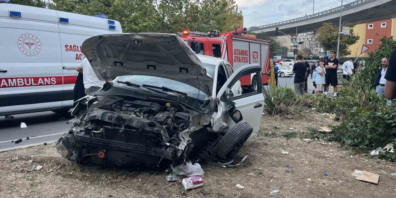 Bisikletli çocuğu kurtardı, araçtaki 4 kişi yaralandı