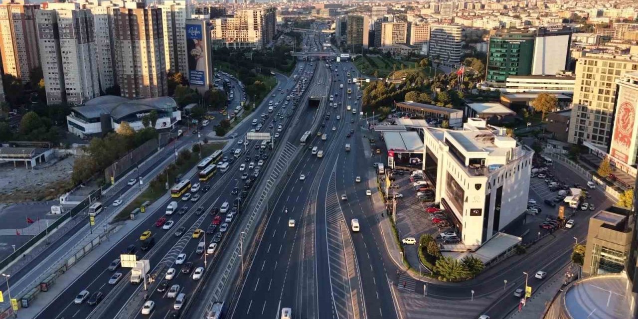 Valilikten yerinde karar! Trafik rahatladı