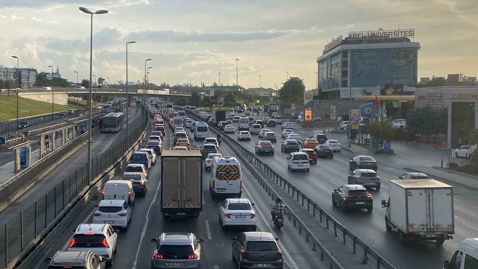 Okullar Açık İstanbul Kilit