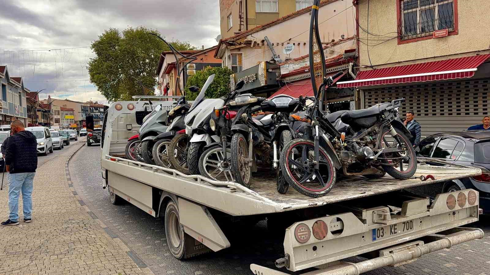 Bolvadin'de motor kalmadı! İlçe Müdürü de denetime katıldı