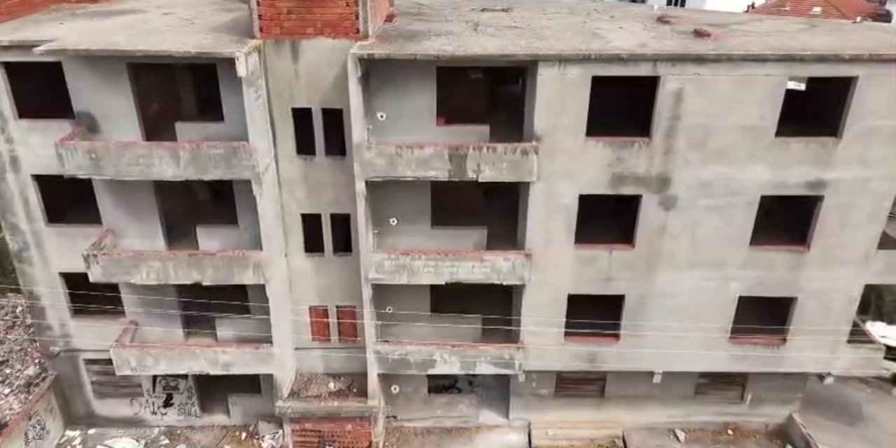Ne tamamlandı ne yıkıldı! 30 yıldır ilçenin ucubesi oldu
