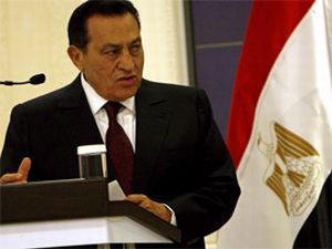 Mısır ordusu: Mübarek ev hapsinde