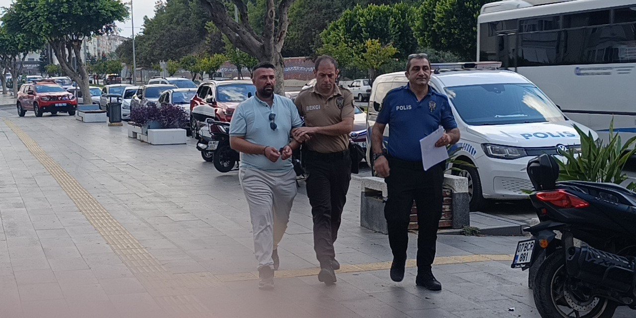 Öldürdüğü kişinin ehliyetiyle şoförlük yapmış
