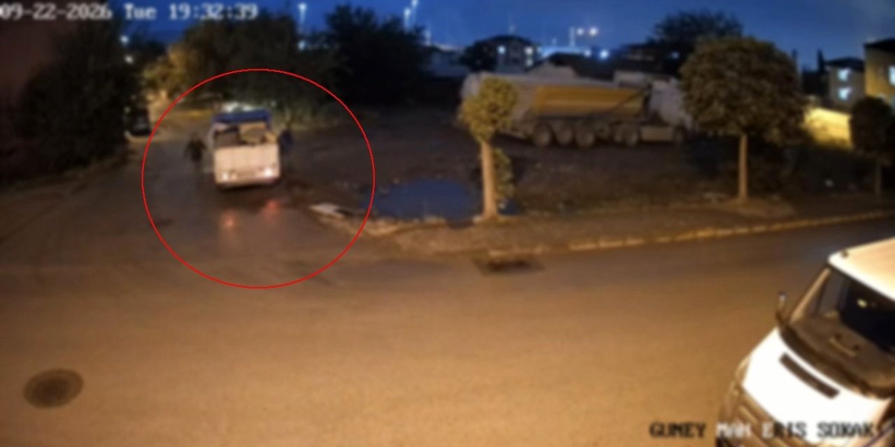 Çevreyi kirleteceklerdi, kamerayı görünce geri topladılar
