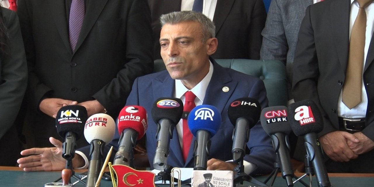 Yenilik Partisi ile YENİ Parti Arasında İsim Krizi Tırmanıyor