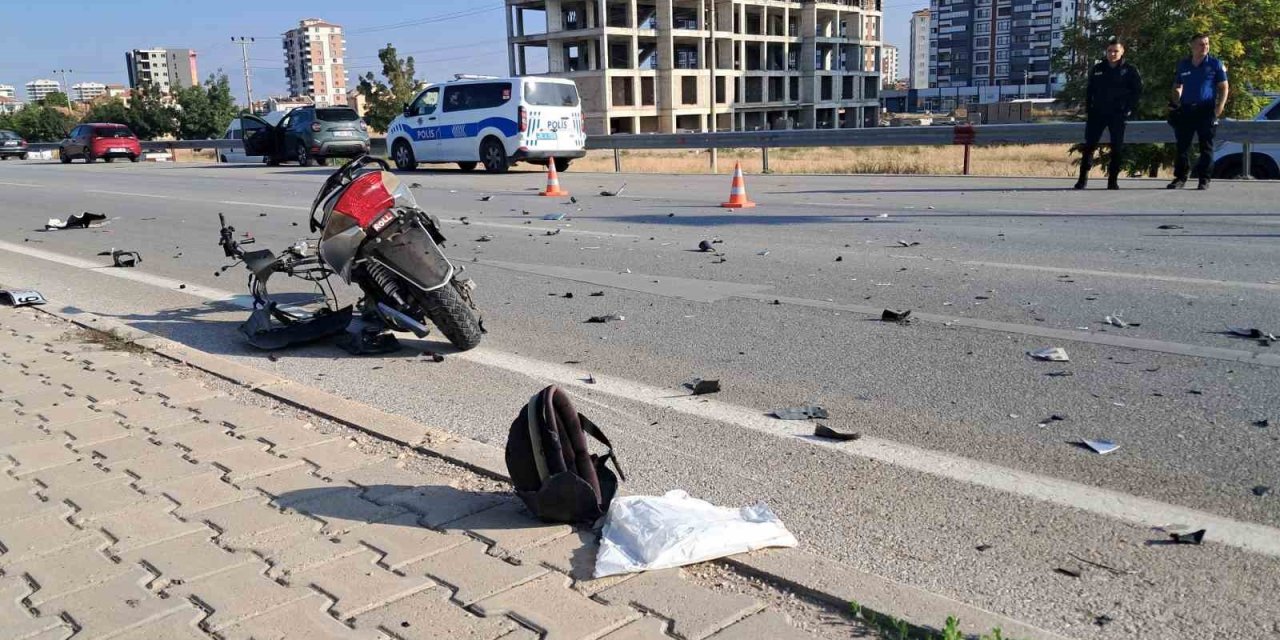 Cipin çarptığı elektrikli bisikletin 15 yaşındaki sürücüsü ağır yaralandı