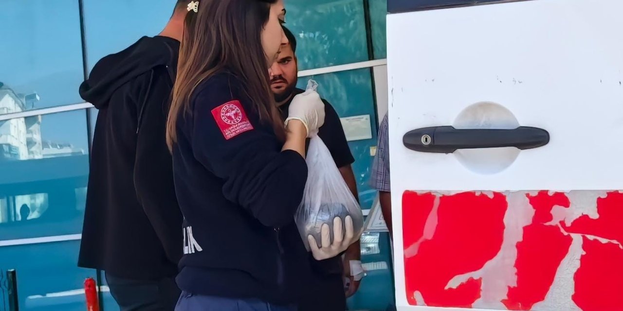 Kopan parmağını buz torbasıyla taşıdılar