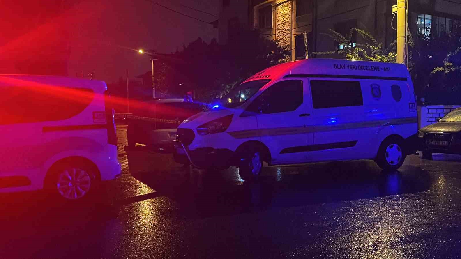 15 yaşındaki genci yaralayıp sağlık ekiplerine engel oldu