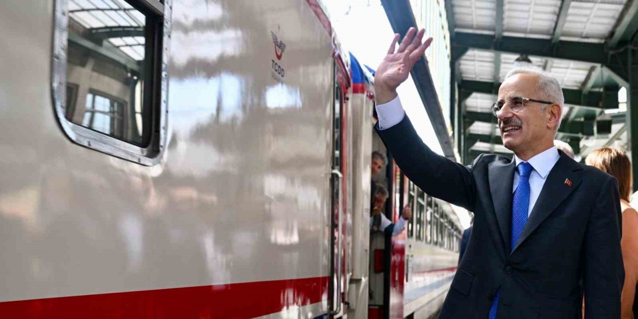 Turistik Karaelmas Ekspresi yeniden raylarla buluşuyor