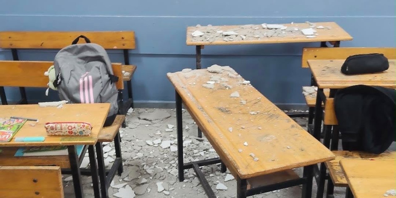 Sınıfın tavan sıvaları düştü: 3 öğrenci yaralandı