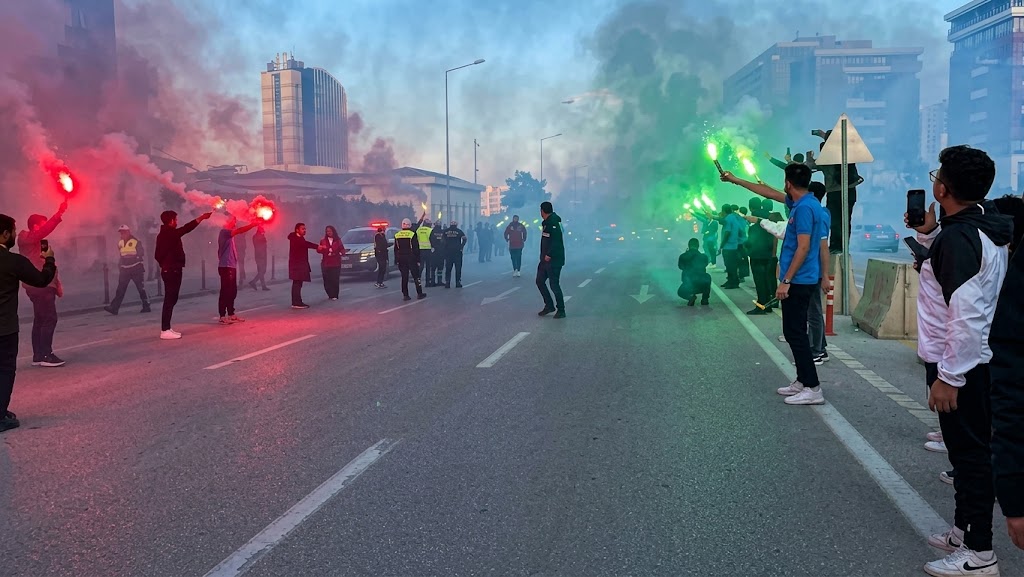 Filistin Milli Takımı Konya'da Meşalelerle Karşılandı