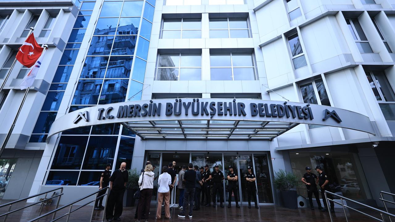 Mersin'de Yolsuzluk Operasyonu: 3'ü Belediye Başkanı 59 Gözaltı