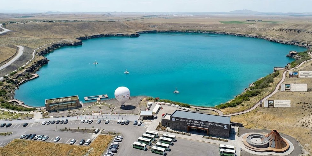 Meke Maarı'nda Tarihe Geçen Yürüyüş ve Çöldeki Gerçek Vaha