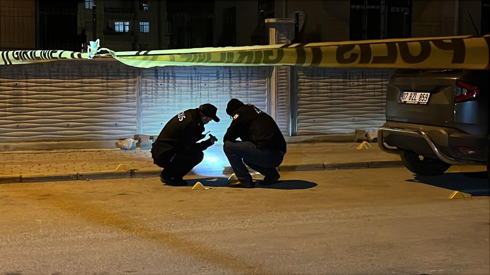 Evde bulamadı, sokakta karşılaşınca vurdu