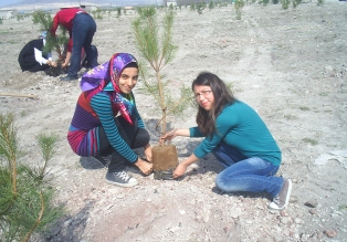 Her öğrenciye bir fidan