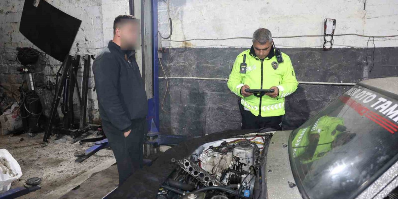 Drift cezasını ödememek için 15 dakikada aracı parçaladı
