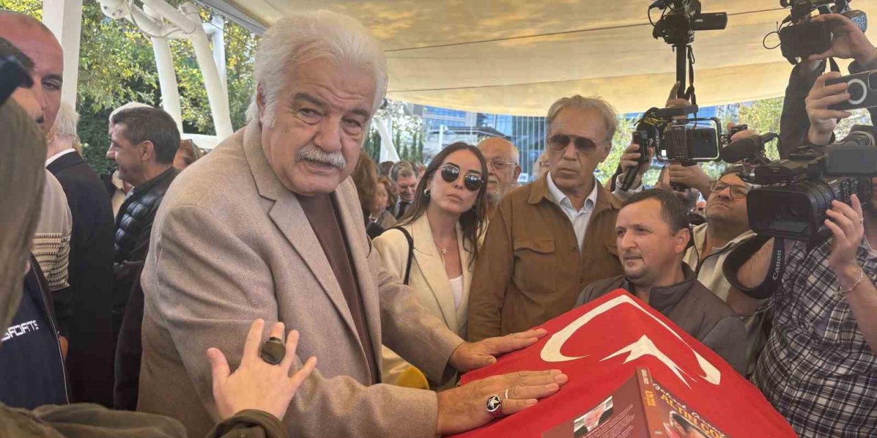 "Altın Çocuk" Göksel Arsoy son yolculuğuna uğurlandı