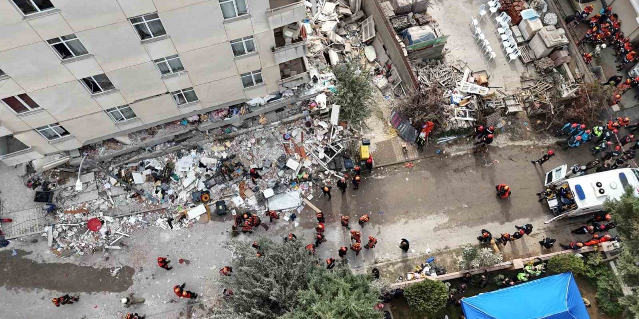 Acı haber geldi: Çöken binada can kaybı