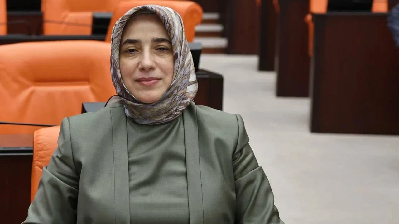 AK Parti'den Fon Çıkışı: "Tüm Liste Açıklansın"