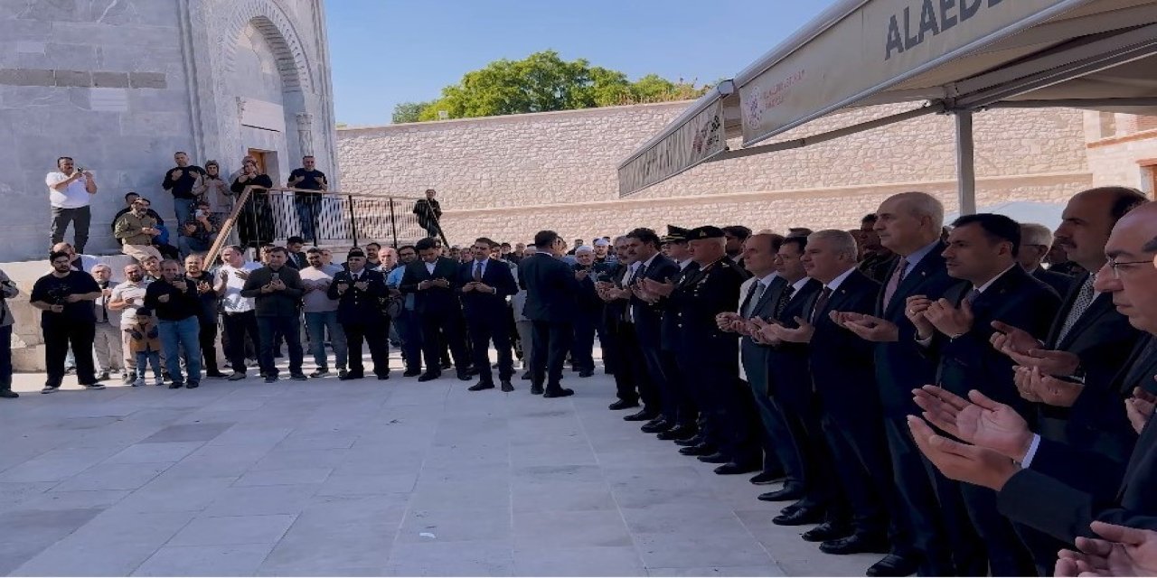 TBMM Başkanı Kurtulmuş Konya'da Saygı Nöbetini İzledi