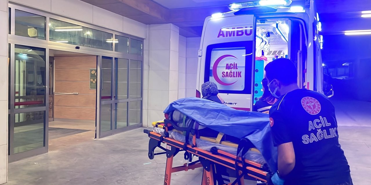 Karaman’da Araç Çarpan Kadın Hastaneye Kaldırıldı