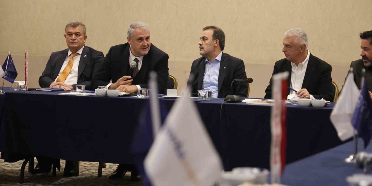 Konya'da Ekonomiye Yön Verenler Zirvesi Düzenlendi