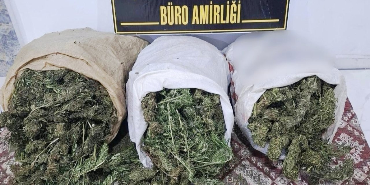 Konya’da uyuşturucu operasyonu: Kilolarca esrar ve bonzai ele geçirildi