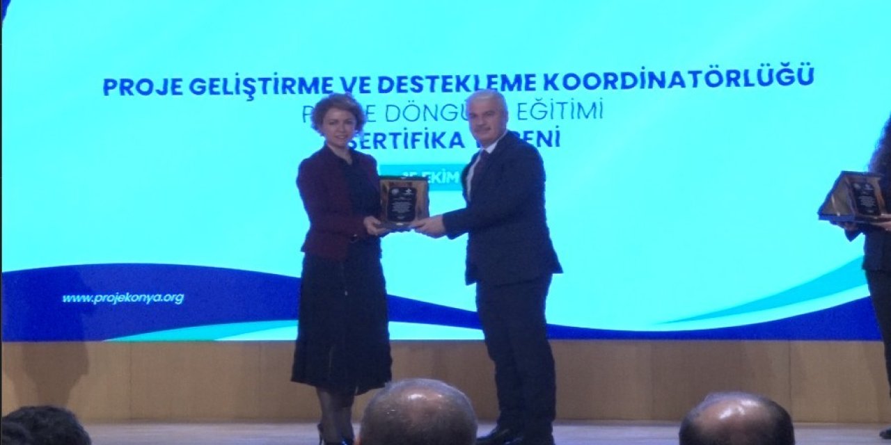 Konya’da 'Proje Döngüsü Yönetimi ve Uygulamalı Proje Yazma Eğitimi' sertifikaları verildi