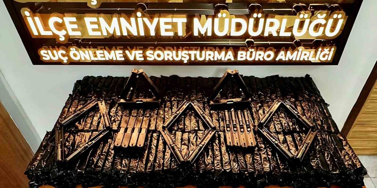 Seydişehir'de otomobilden bin 560 silah parçası çıktı