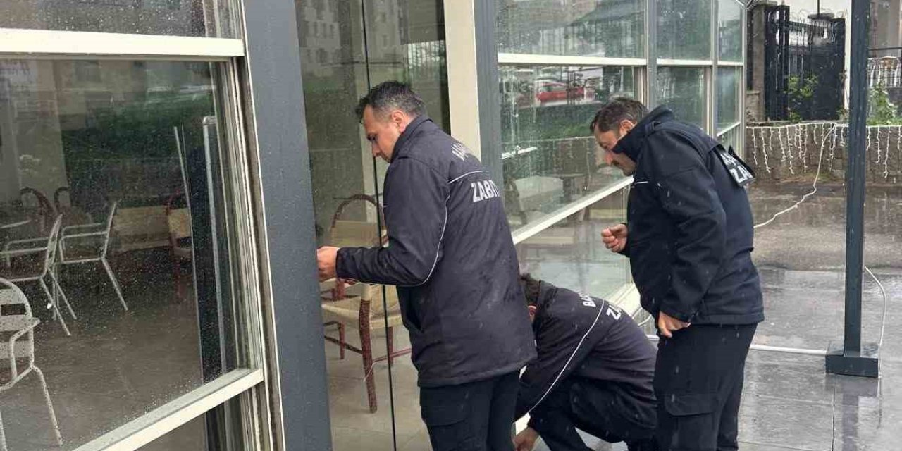 'Kız öğrenci yurdu karşısındayız' reklamı yapan kafeye mühür