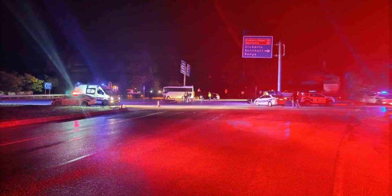 Tarım işçilerini taşıyan servis tırla çarpıştı! 17 yaralı