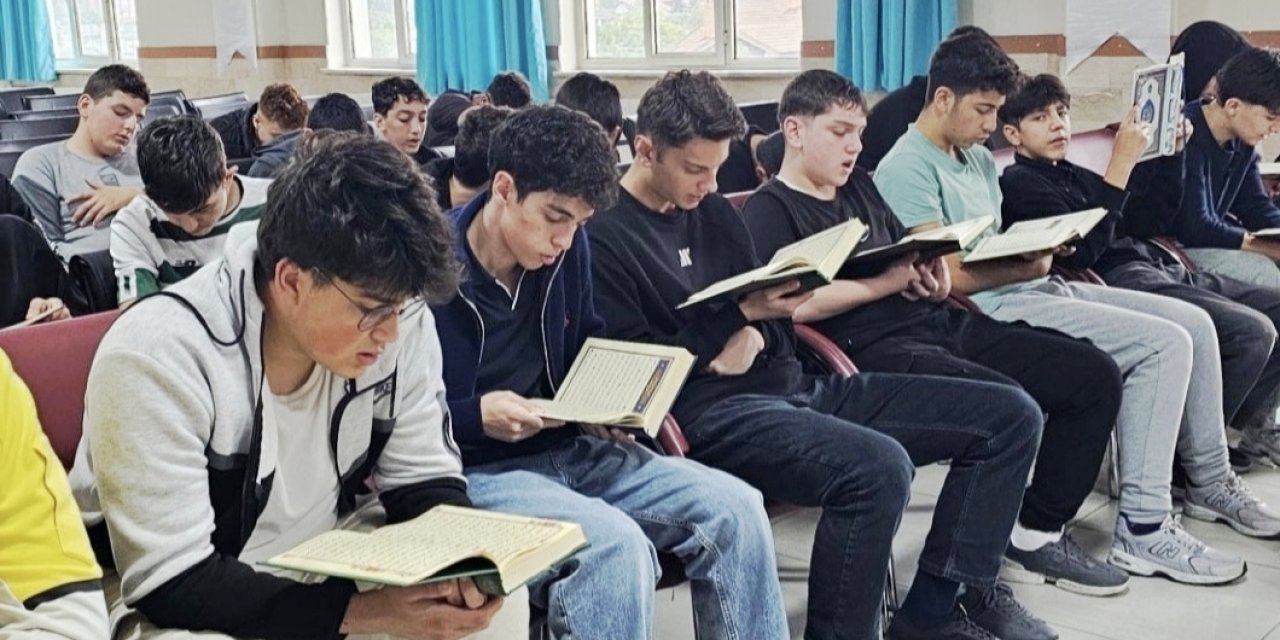 Konya'da İmam Hatiplerin mimarları unutulmadı